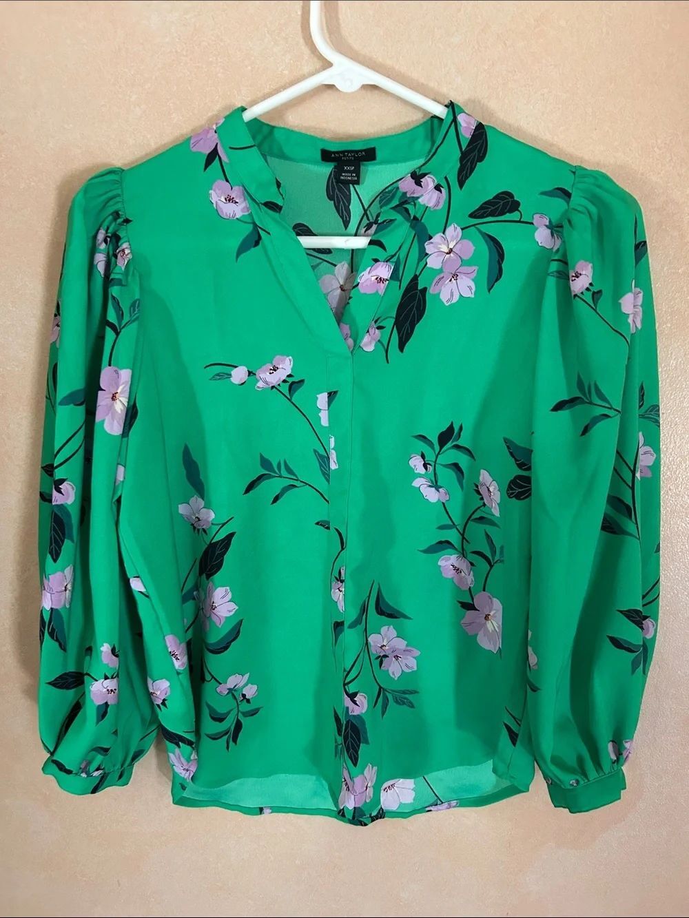 Ann Taylor Green Floral Puff-Sleeve Blouse XXS